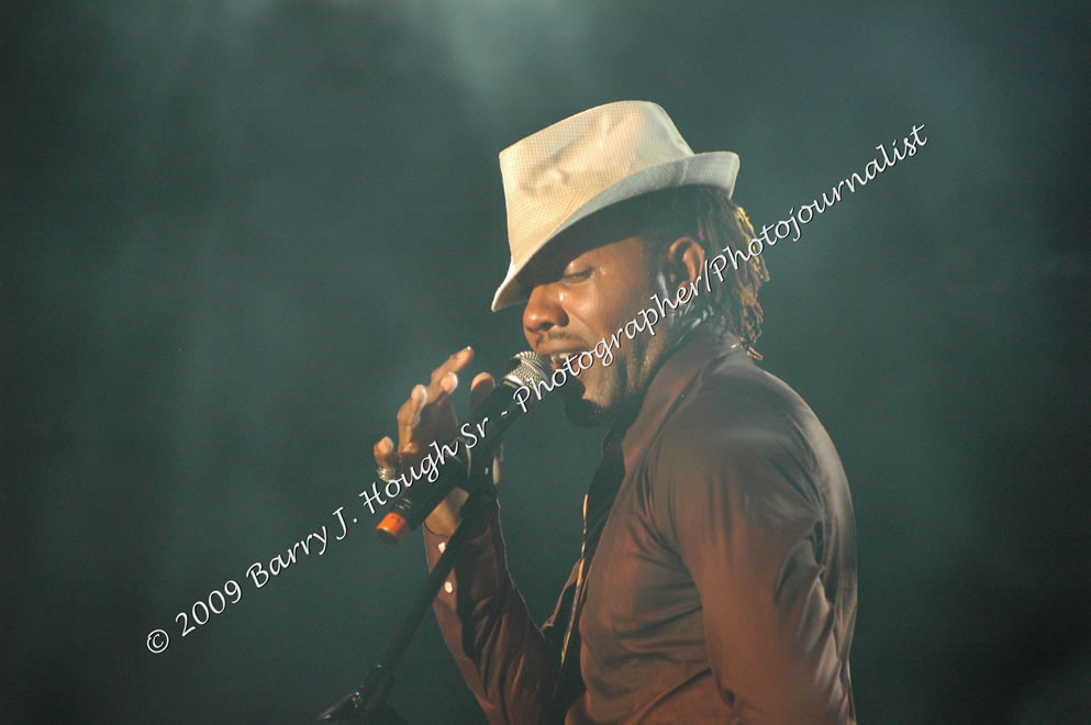 Da'ville @ Reggae Sumfest 2009 - International Night 2 - Reggae Sumfest 2009,Catherine Hall, Montego Bay, St. James, Jamaica W.I. - Saturaday, July 25, 2009 - Reggae Sumfest 2009, July 19 - 25, 2009 - Photographs by Net2Market.com - Barry J. Hough Sr. Photojournalist/Photograper - Photographs taken with a Nikon D70, D100, or D300 - Negril Travel Guide, Negril Jamaica WI - http://www.negriltravelguide.com - info@negriltravelguide.com...!